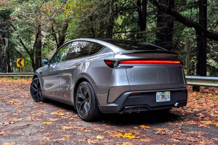 Tesla Model Y 2026